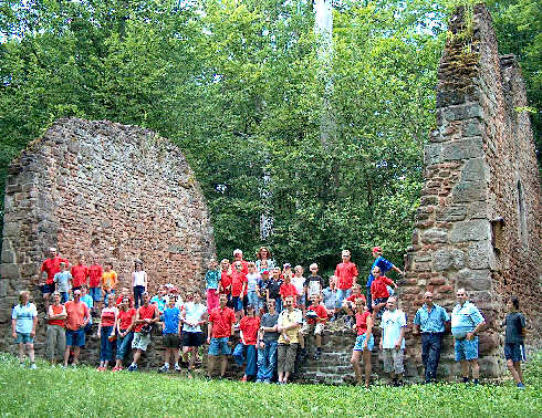 An der Leisenberger Kirchruine.